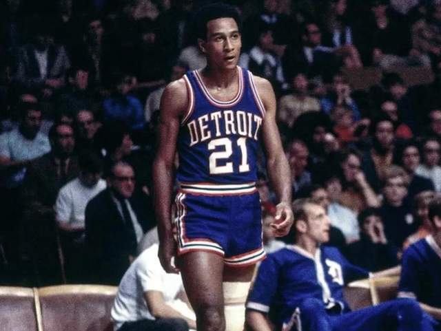 背后深层次 背后深层次